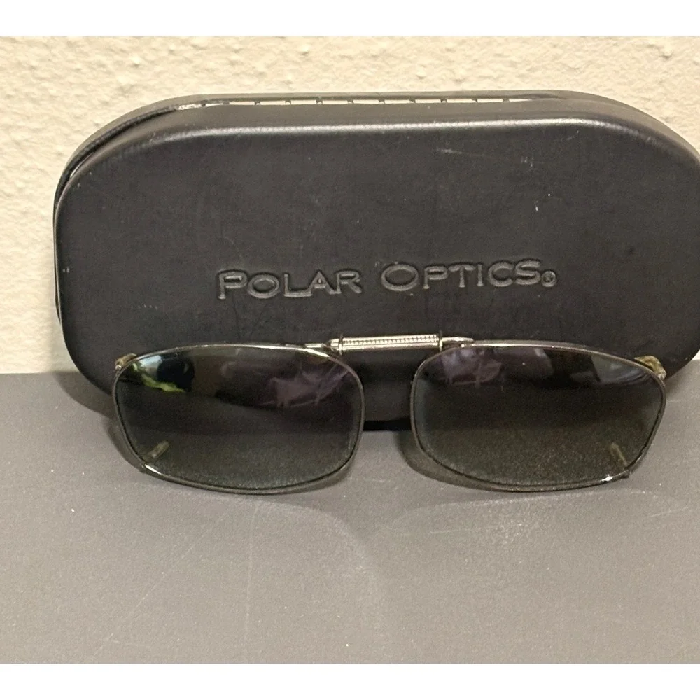 Polar Optics ClipOn‎ Sunglasses Unisex OS Black Excellent Polarized 2 Pairs Case
